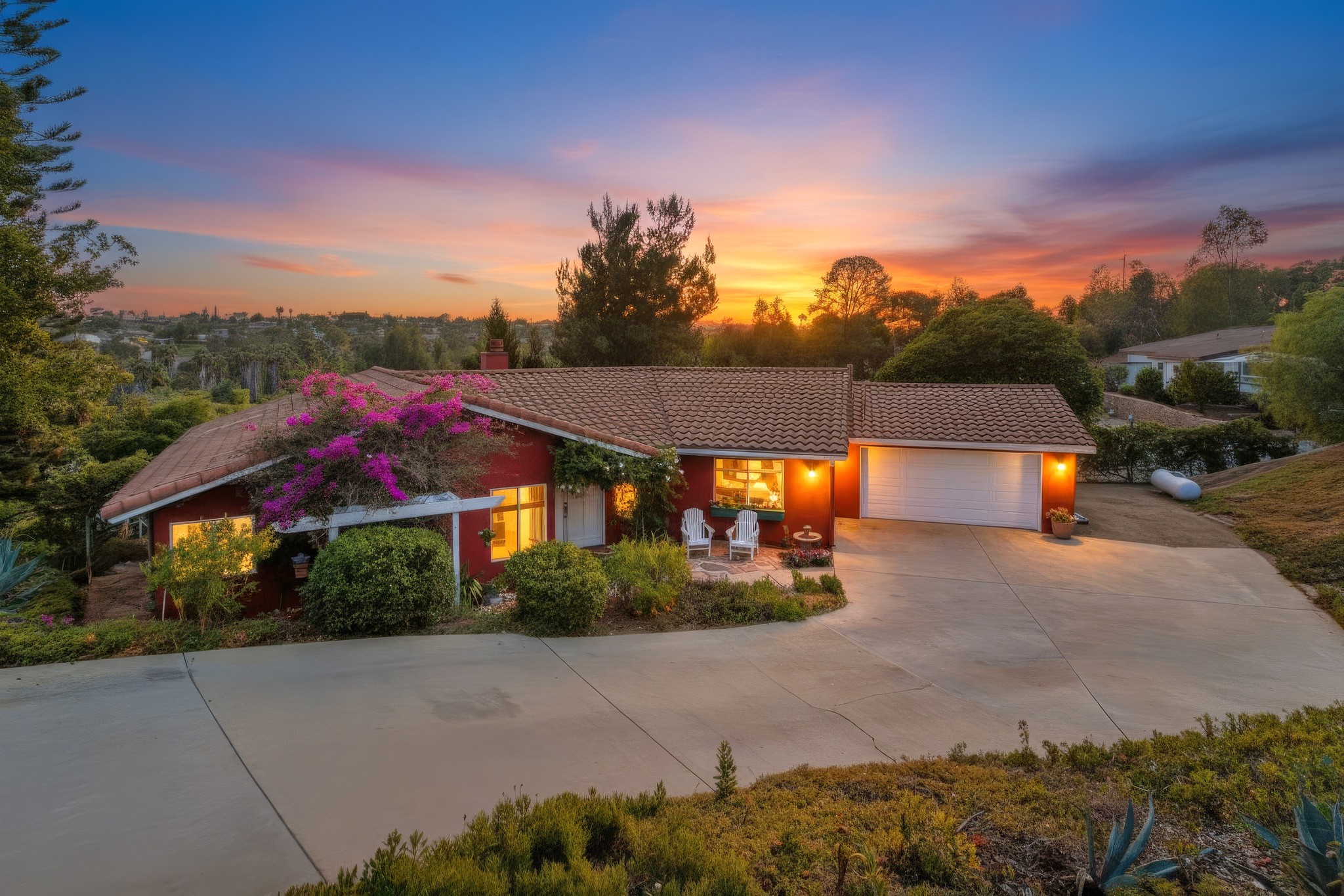 Virtual tour photo 94 of 93 for 2202 Crest Hill Ln