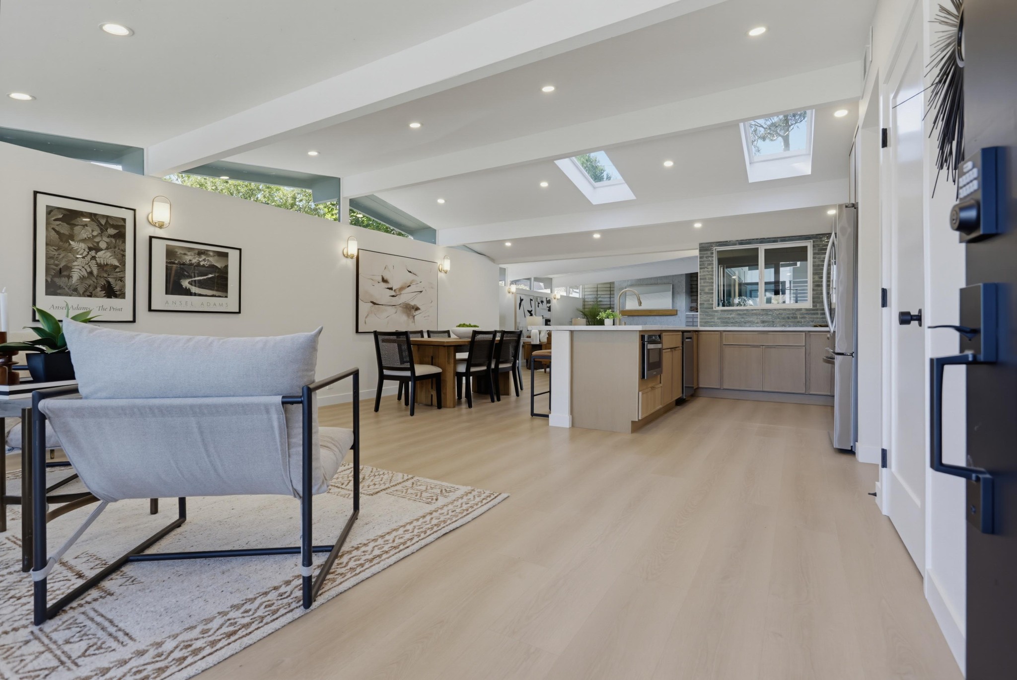 Virtual tour photo 8 of 43 for 2204 Rosecrans St