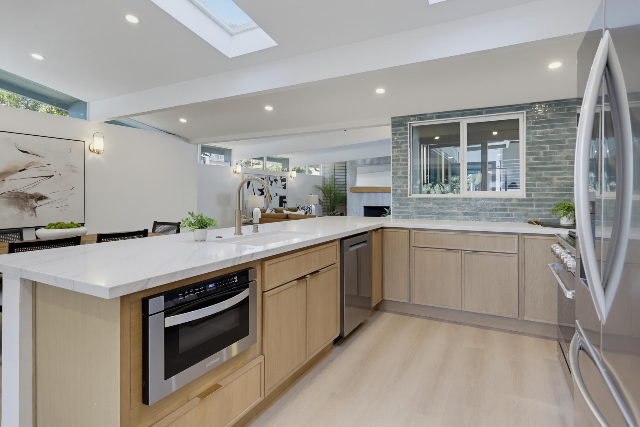 Virtual tour photo 13 of 43 for 2204 Rosecrans St