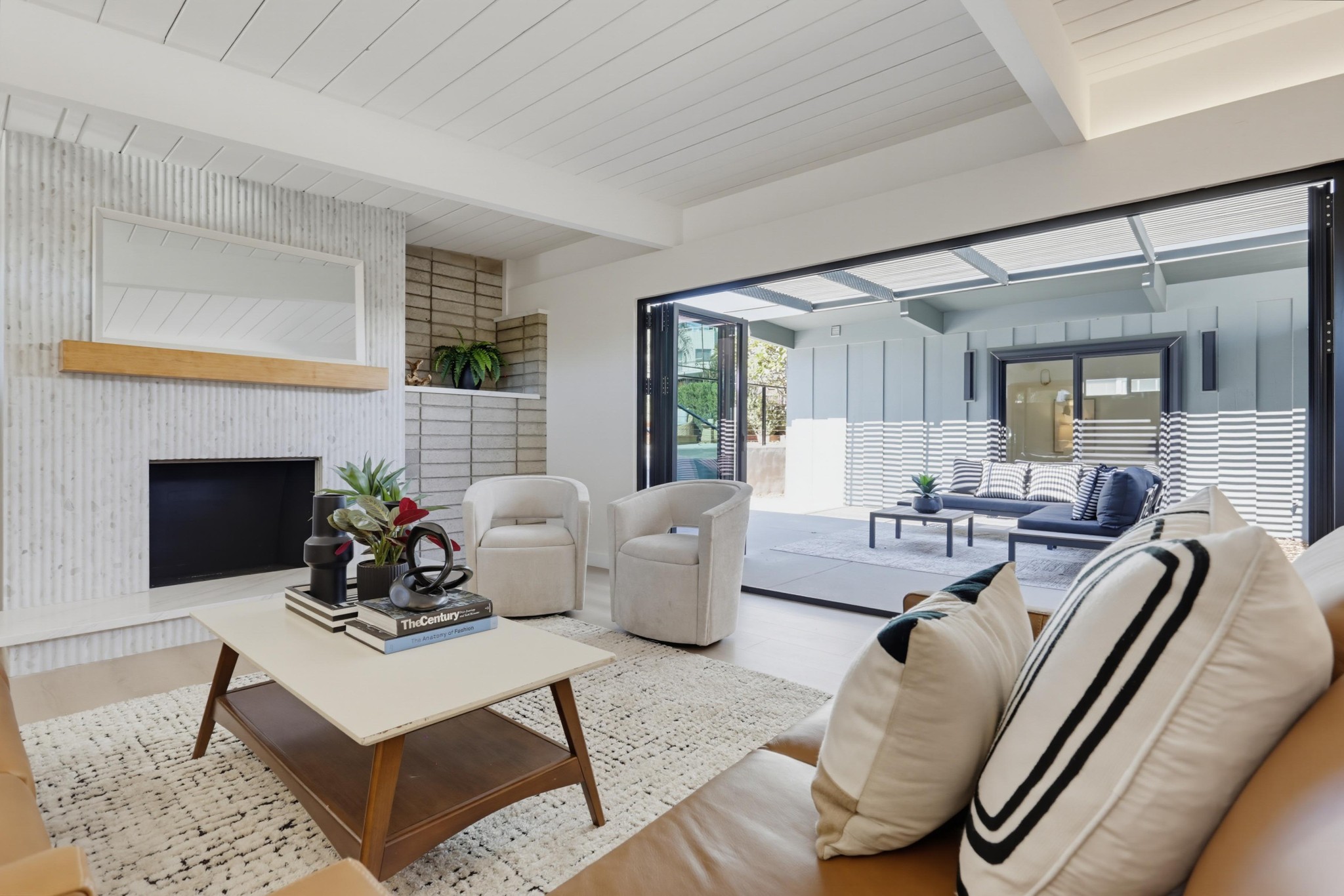Virtual tour photo 17 of 43 for 2204 Rosecrans St