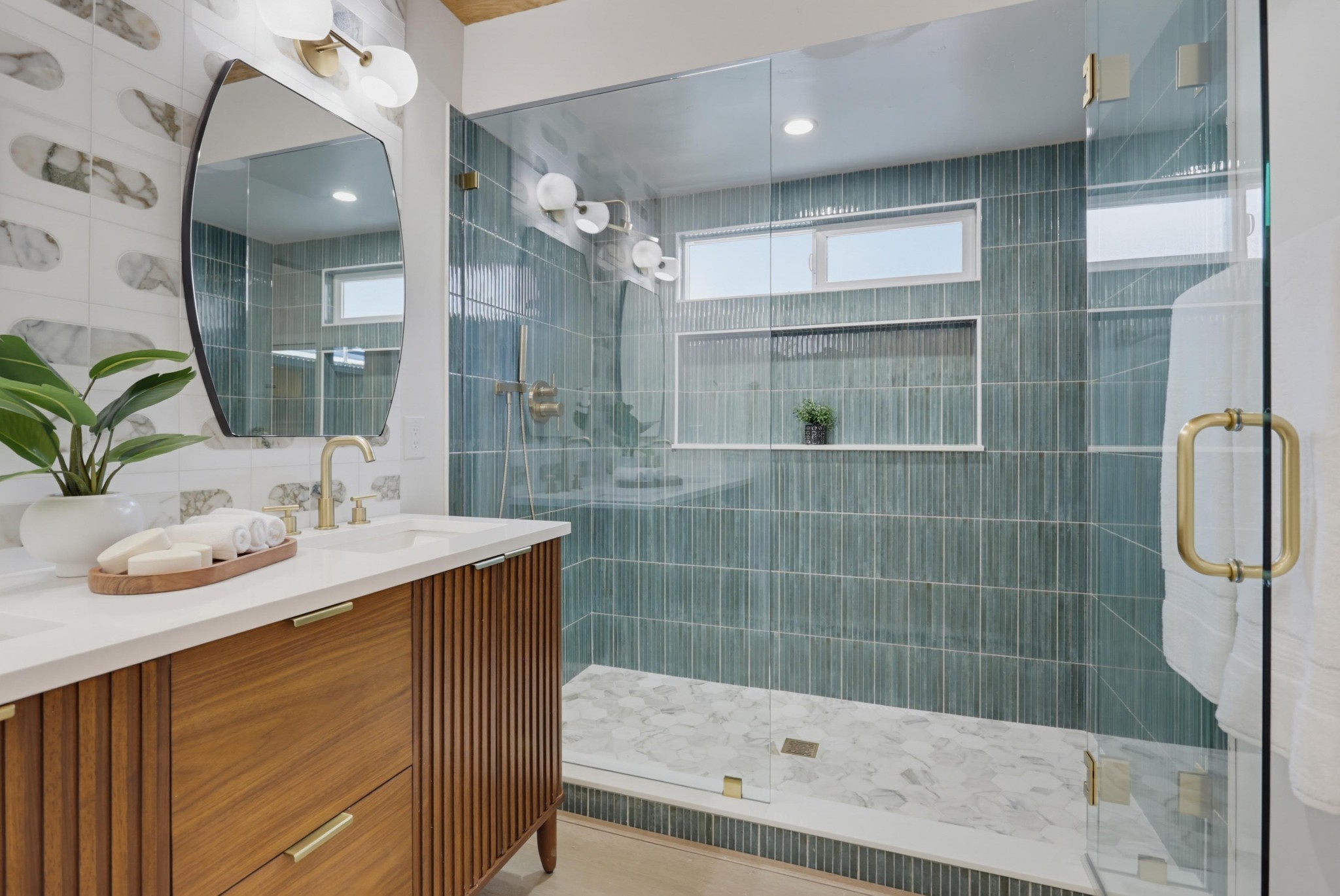 Virtual tour photo 25 of 43 for 2204 Rosecrans St