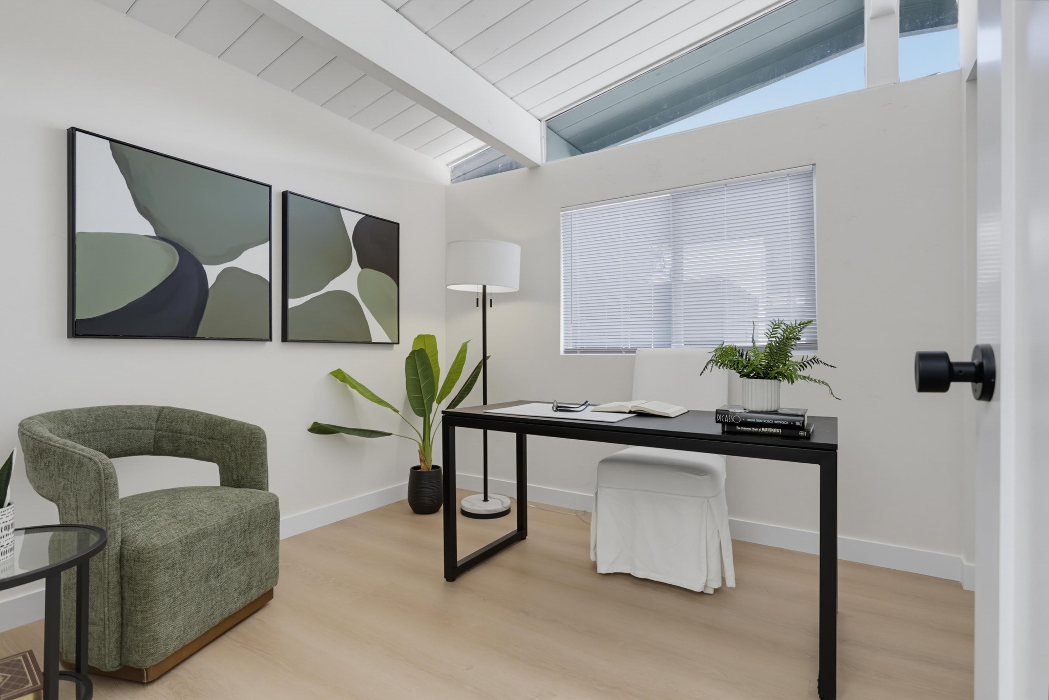 Virtual tour photo 26 of 43 for 2204 Rosecrans St
