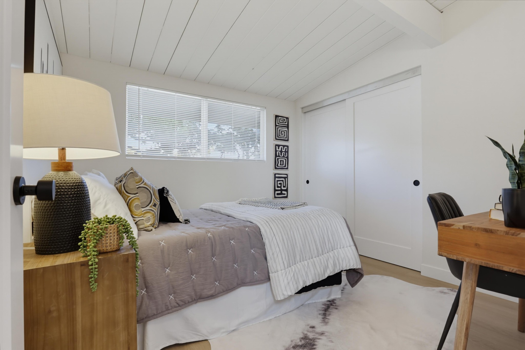 Virtual tour photo 30 of 43 for 2204 Rosecrans St