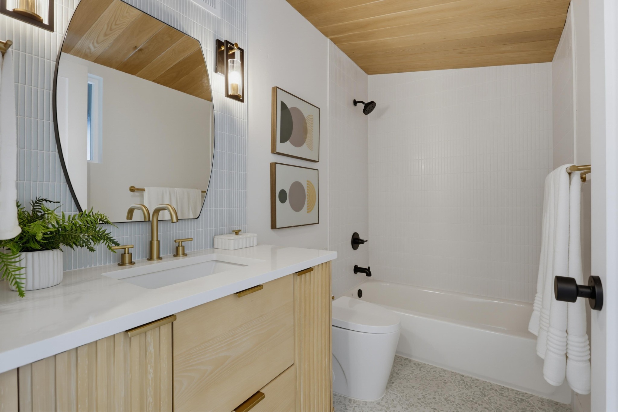 Virtual tour photo 32 of 43 for 2204 Rosecrans St