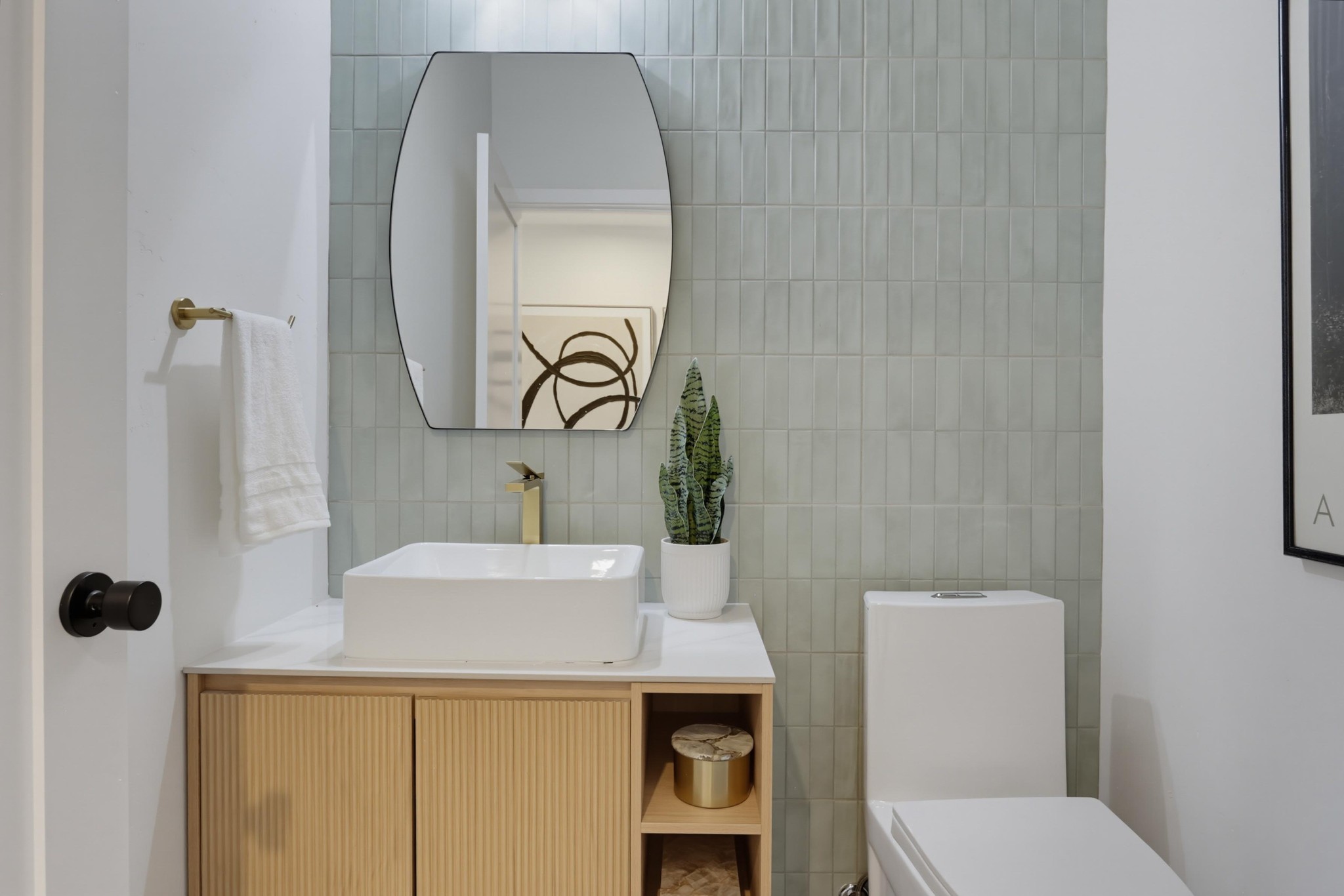 Virtual tour photo 33 of 43 for 2204 Rosecrans St