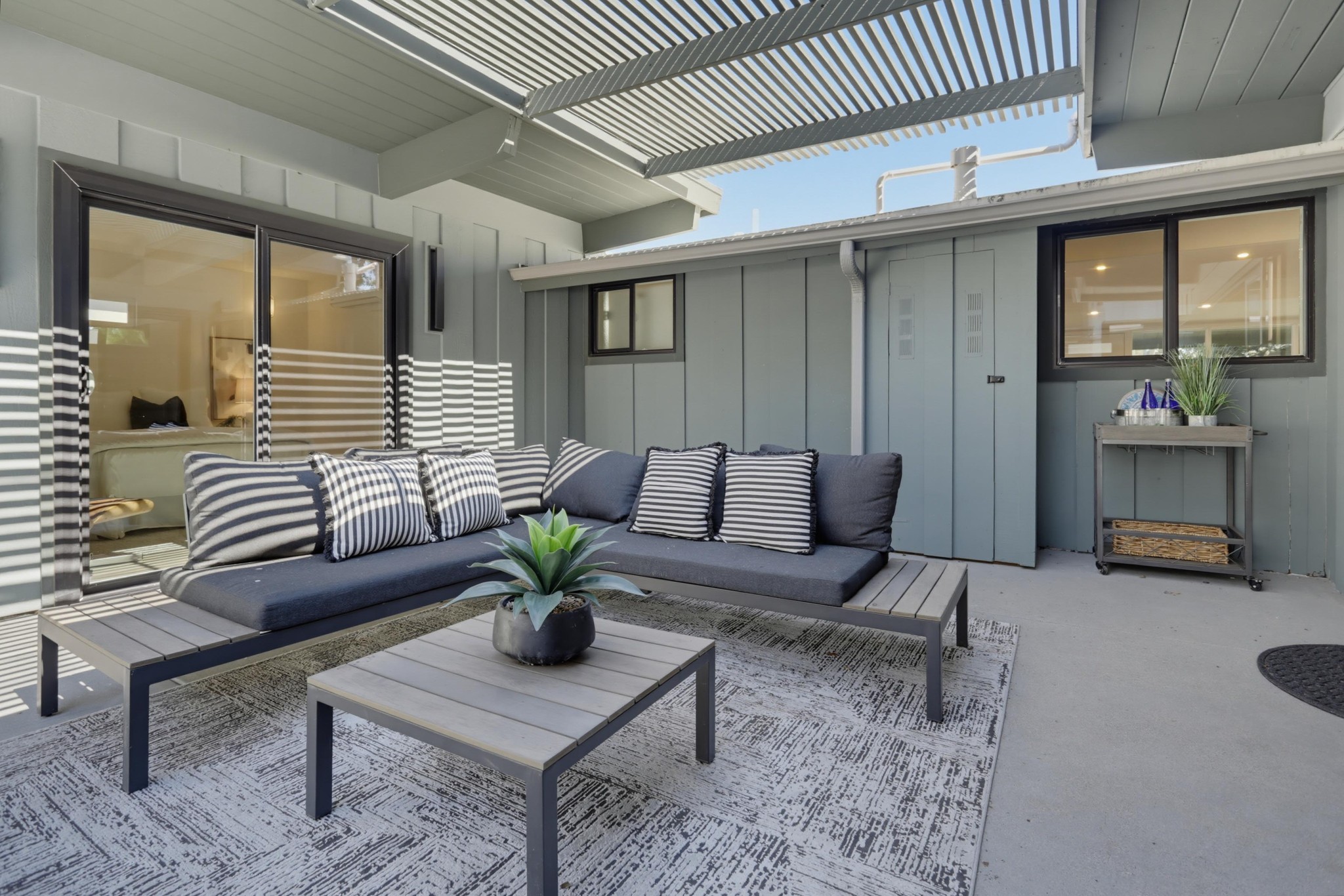Virtual tour photo 34 of 43 for 2204 Rosecrans St