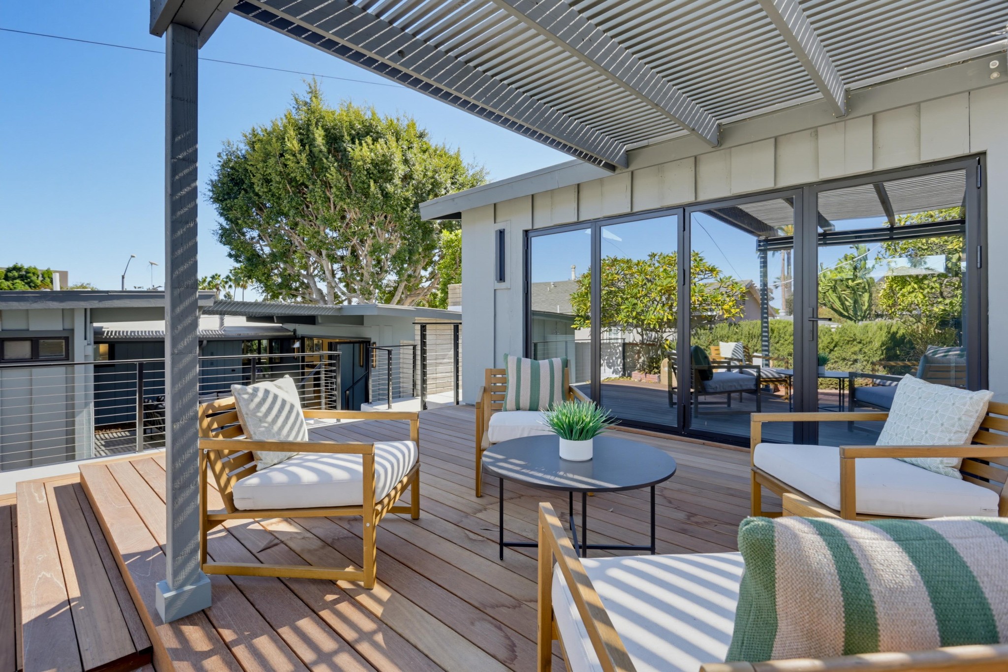 Virtual tour photo 40 of 43 for 2204 Rosecrans St
