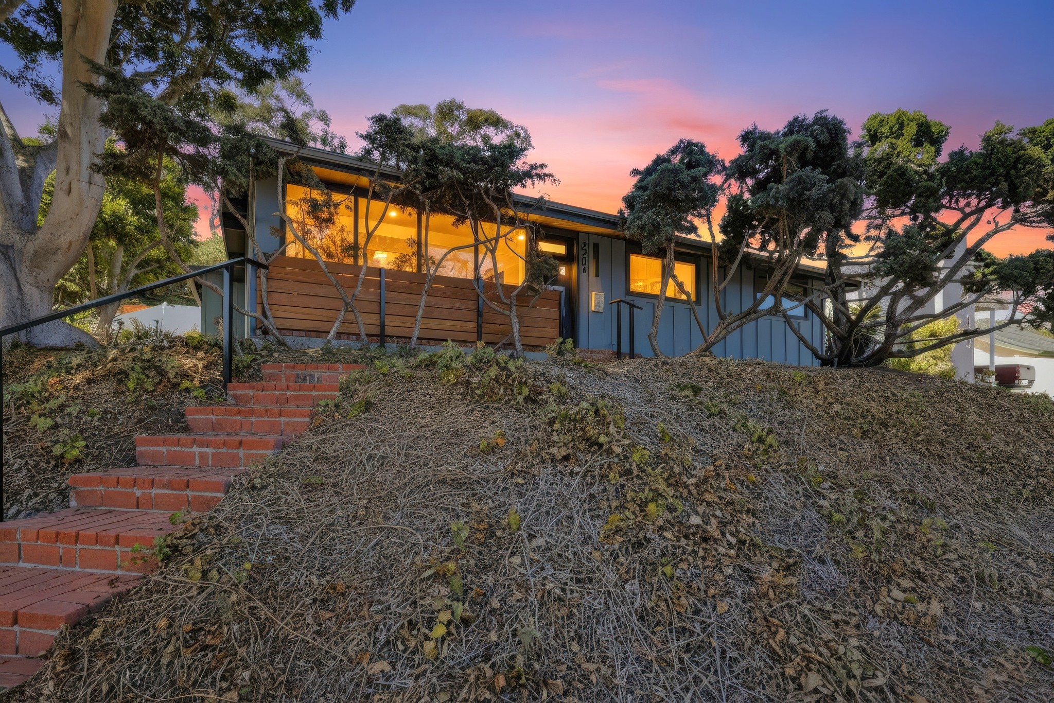 Virtual tour photo 43 of 43 for 2204 Rosecrans St