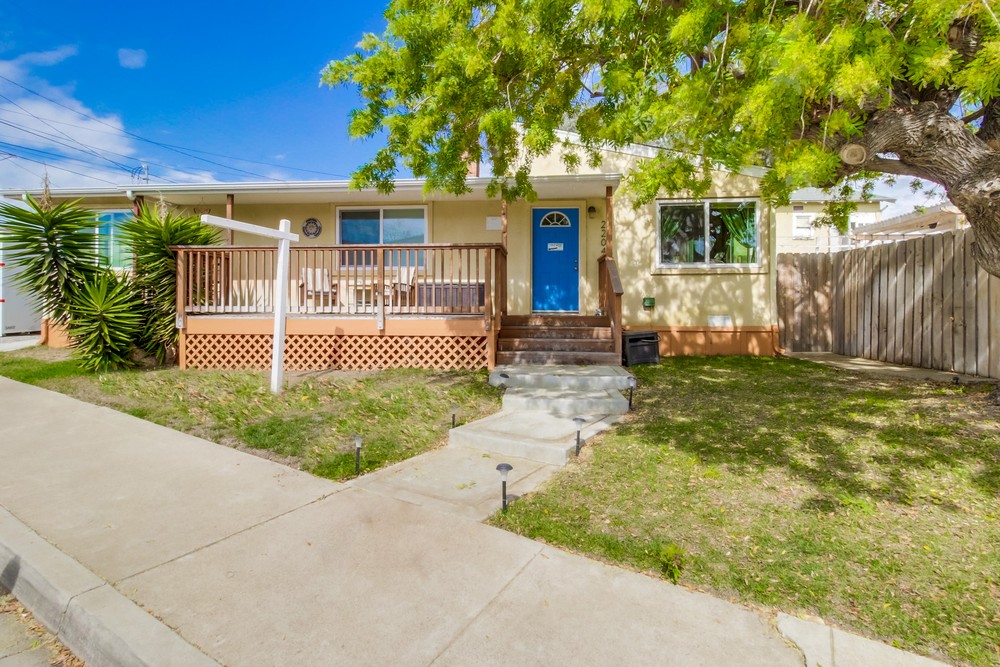 Virtual tour photo 1 of 42 for 2204 W Dunlop St