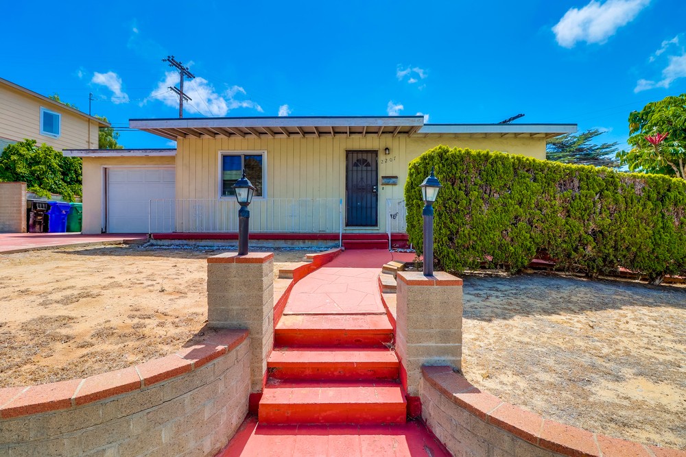 Virtual tour photo 1 of 28 for 2207 Palermo Dr