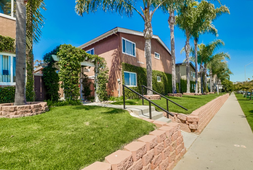 Virtual tour photo 5 of 36 for 2210 Grand Ave