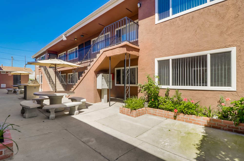 Virtual tour photo 7 of 36 for 2210 Grand Ave
