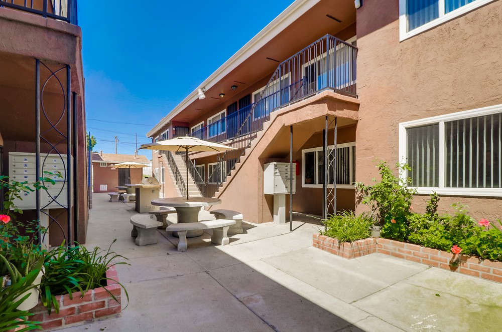 Virtual tour photo 8 of 36 for 2210 Grand Ave