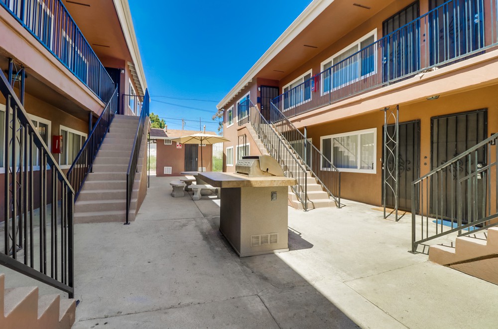 Virtual tour photo 9 of 36 for 2210 Grand Ave