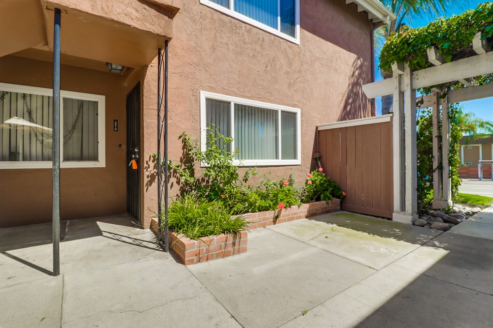 Virtual tour photo 11 of 36 for 2210 Grand Ave