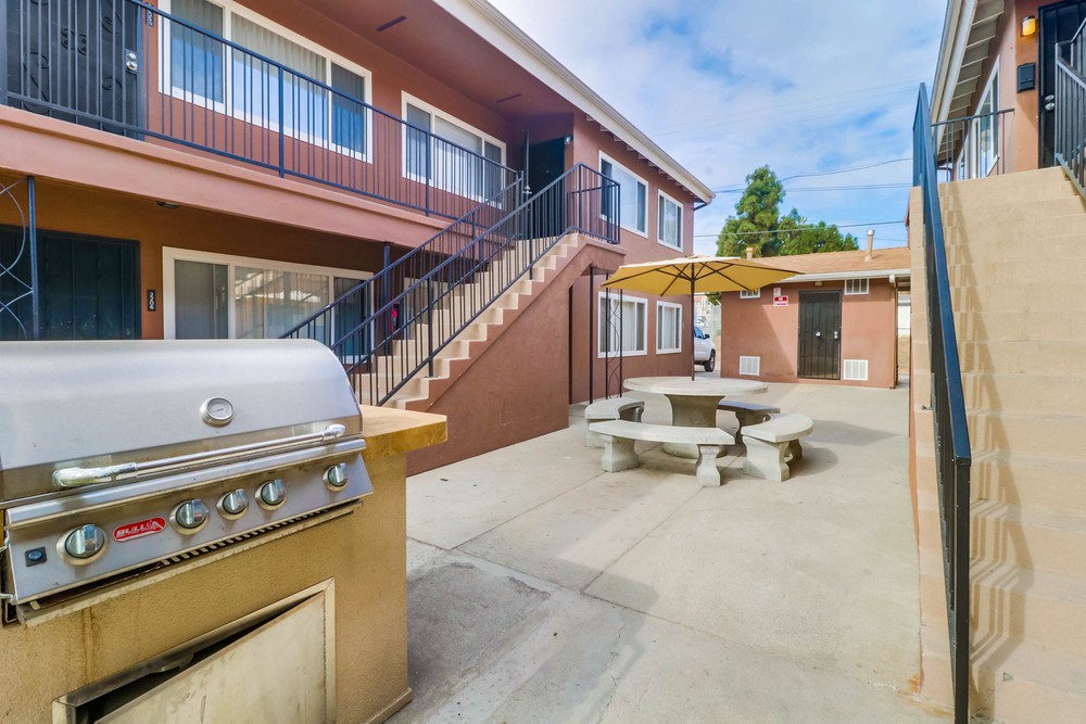 Virtual tour photo 7 of 31 for 2212 1/2 Grand Ave