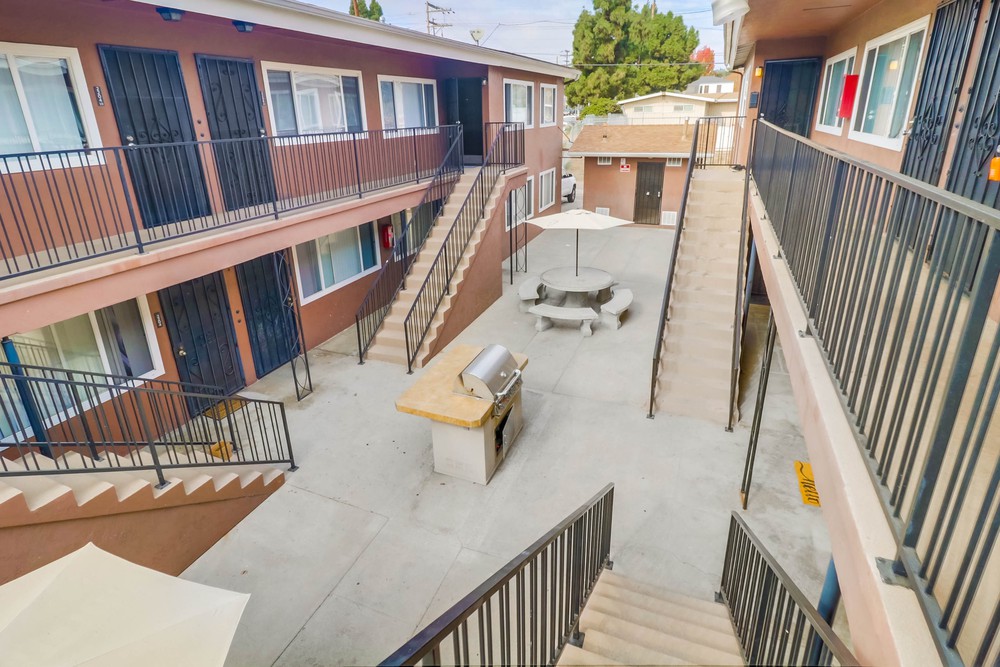 Virtual tour photo 8 of 31 for 2212 1/2 Grand Ave