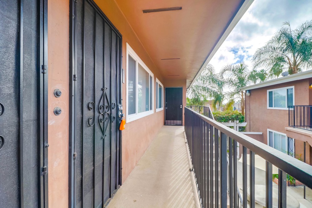 Virtual tour photo 9 of 31 for 2212 1/2 Grand Ave