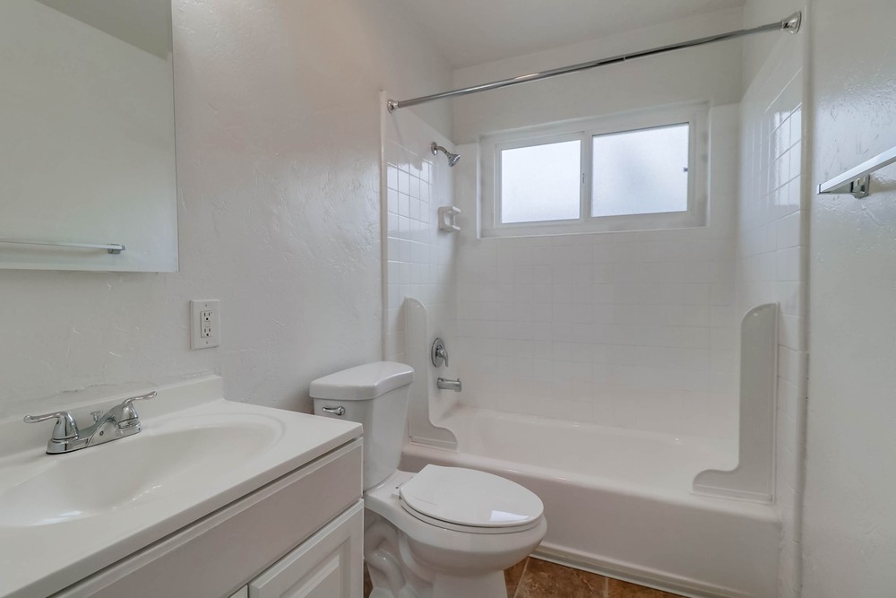 Virtual tour photo 28 of 31 for 2212 1/2 Grand Ave