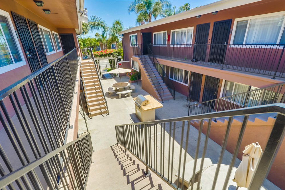 Virtual tour photo 9 of 29 for 2214 1/2 Grand Ave