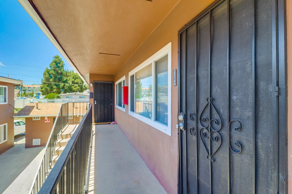 Virtual tour photo 10 of 29 for 2214 1/2 Grand Ave
