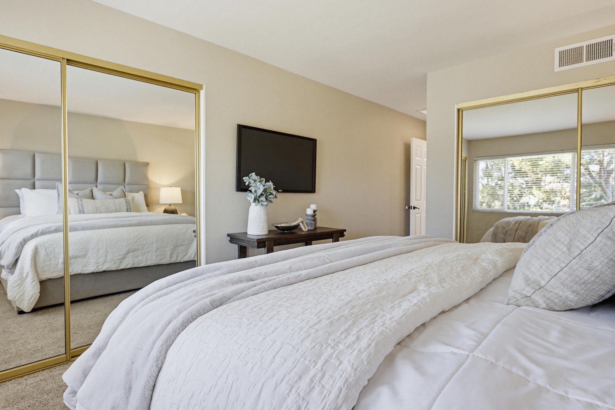 Virtual tour photo 31 of 76 for 22166 Summit Hill Dr #1