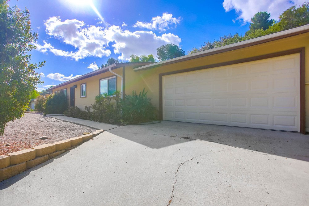 Virtual tour photo 5 of 52 for 2218 Bluebird St