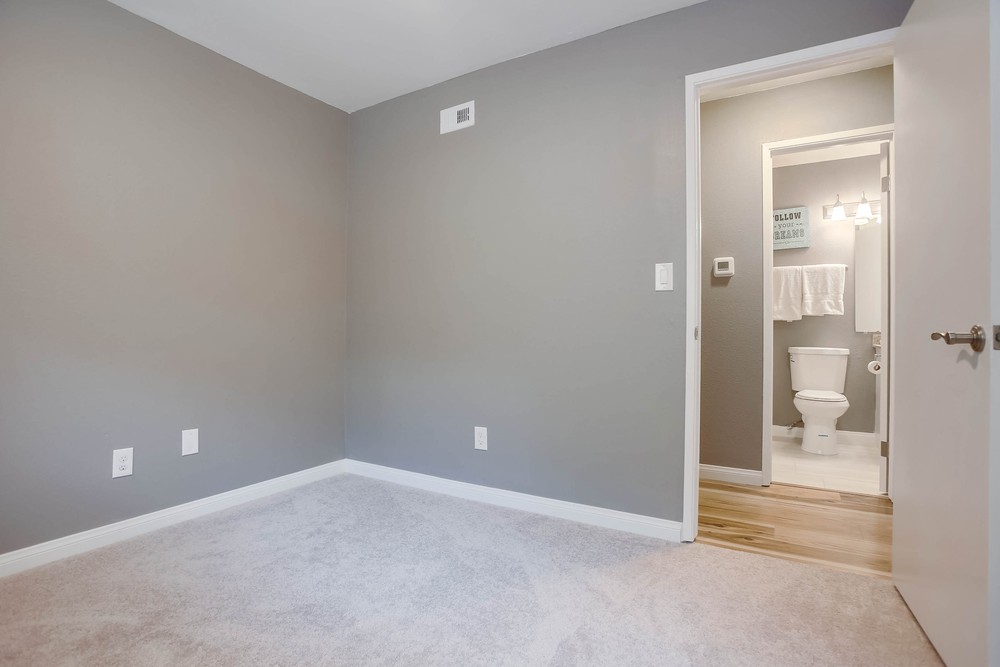 Virtual tour photo 34 of 52 for 2218 Bluebird St