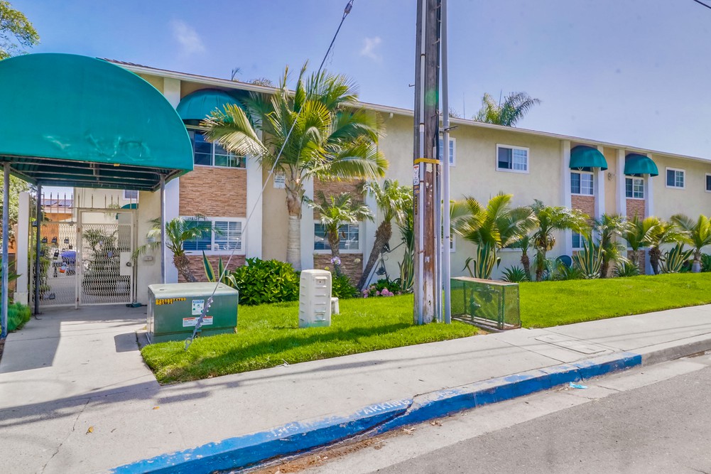 Virtual tour photo 1 of 20 for 2219 Burroughs St UNIT 19