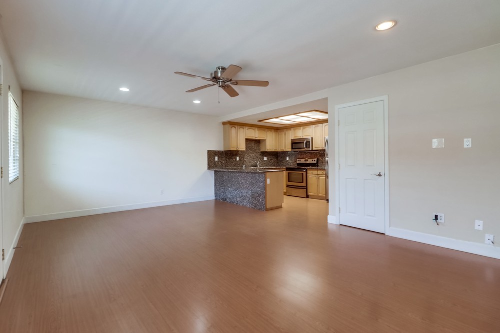 Virtual tour photo 6 of 20 for 2219 Burroughs St UNIT 19