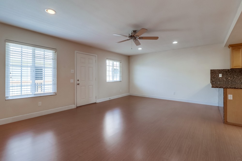 Virtual tour photo 10 of 20 for 2219 Burroughs St UNIT 19