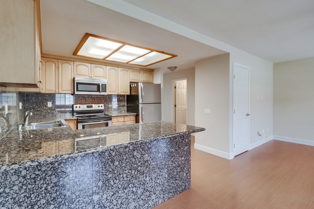 Virtual tour photo 11 of 20 for 2219 Burroughs St UNIT 19