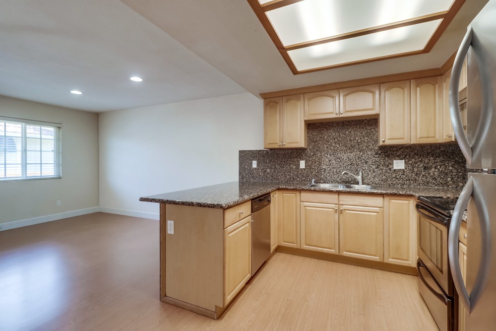 Virtual tour photo 13 of 20 for 2219 Burroughs St UNIT 19