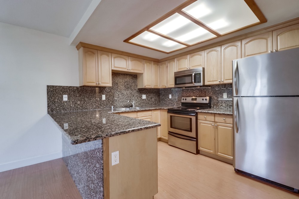 Virtual tour photo 14 of 20 for 2219 Burroughs St UNIT 19