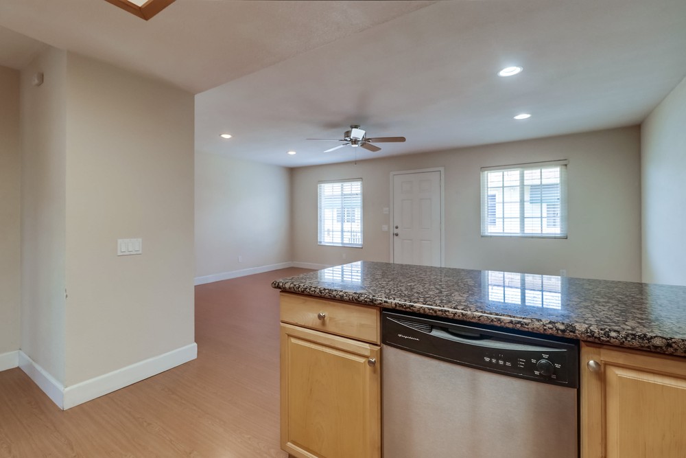 Virtual tour photo 16 of 20 for 2219 Burroughs St UNIT 19