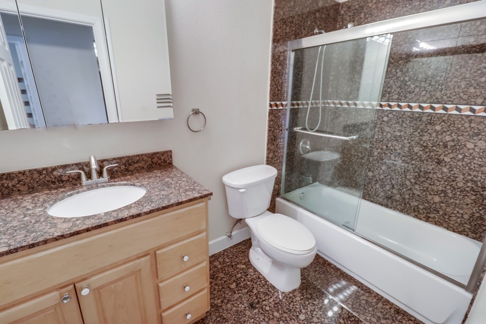 Virtual tour photo 21 of 20 for 2219 Burroughs St UNIT 19