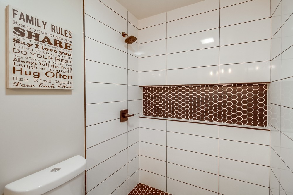 Virtual tour photo 34 of 59 for 222 Deep Dell Rd