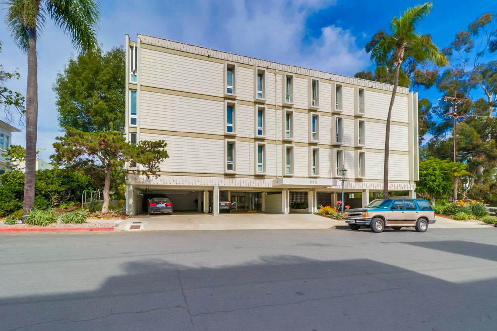 Virtual tour photo 3 of 50 for 222 Quince Street # 1B