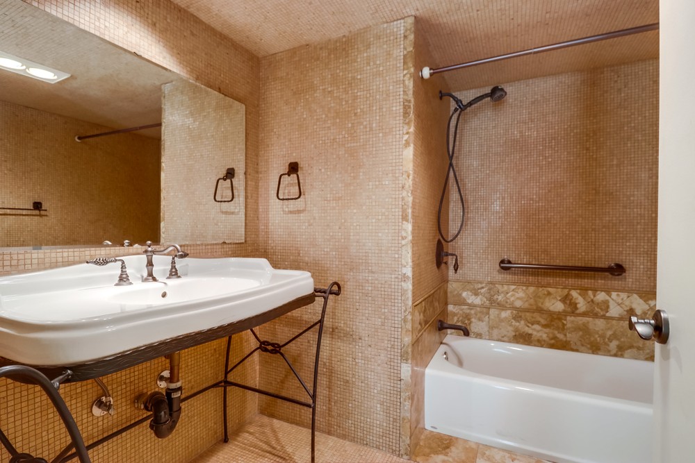 Virtual tour photo 30 of 50 for 222 Quince Street # 1B