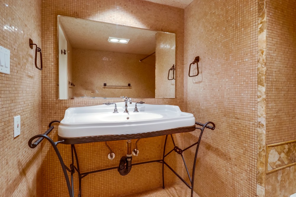 Virtual tour photo 32 of 50 for 222 Quince Street # 1B