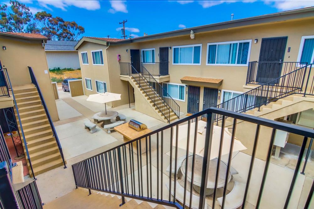 Virtual tour photo 11 of 29 for 2220 1/2 Grand Ave