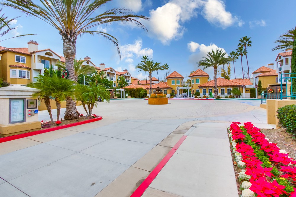 Virtual tour photo 4 of 37 for 2220 Camino De La Reina #111