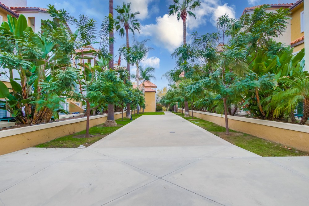 Virtual tour photo 5 of 37 for 2220 Camino De La Reina #111