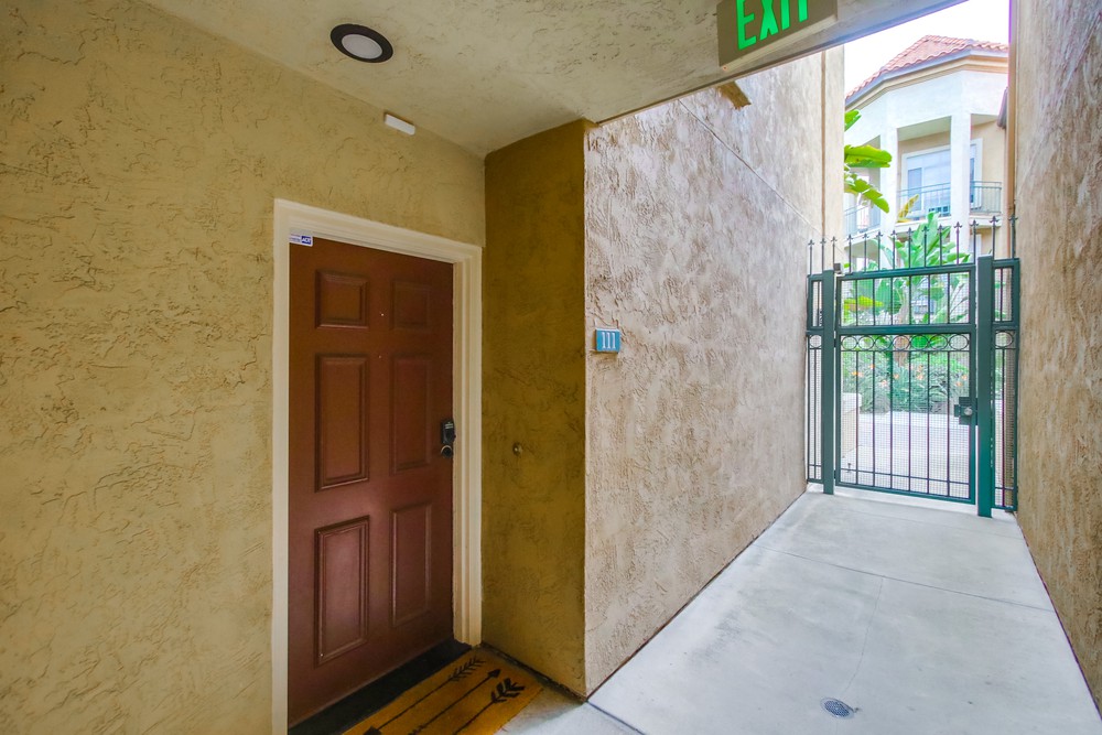Virtual tour photo 9 of 37 for 2220 Camino De La Reina #111
