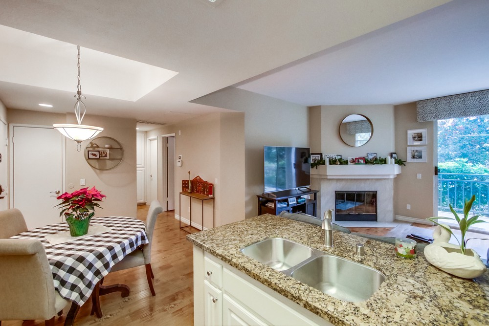 Virtual tour photo 20 of 37 for 2220 Camino De La Reina #111