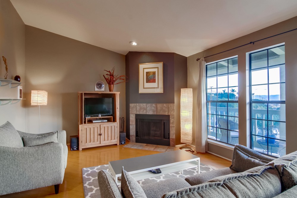 Virtual tour photo 8 of 66 for 2225 Linwood St