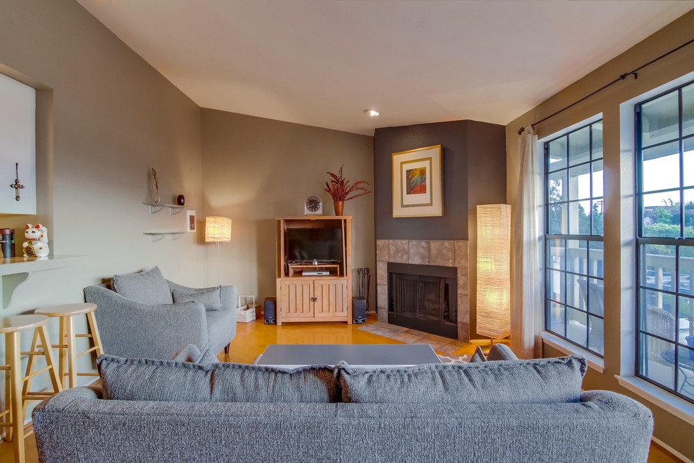 Virtual tour photo 9 of 66 for 2225 Linwood St