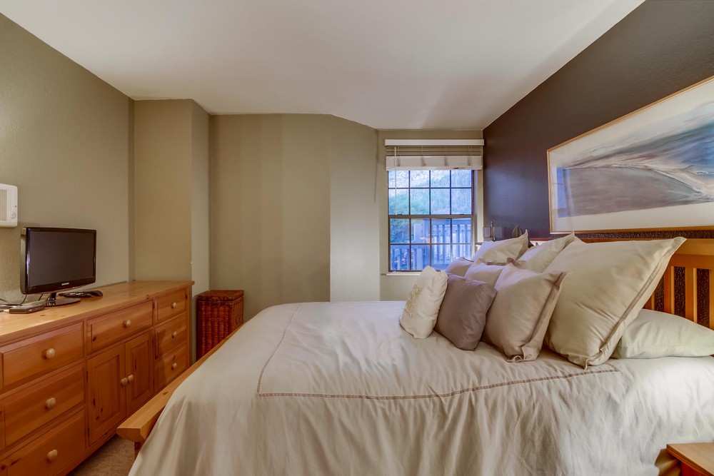 Virtual tour photo 59 of 66 for 2225 Linwood St