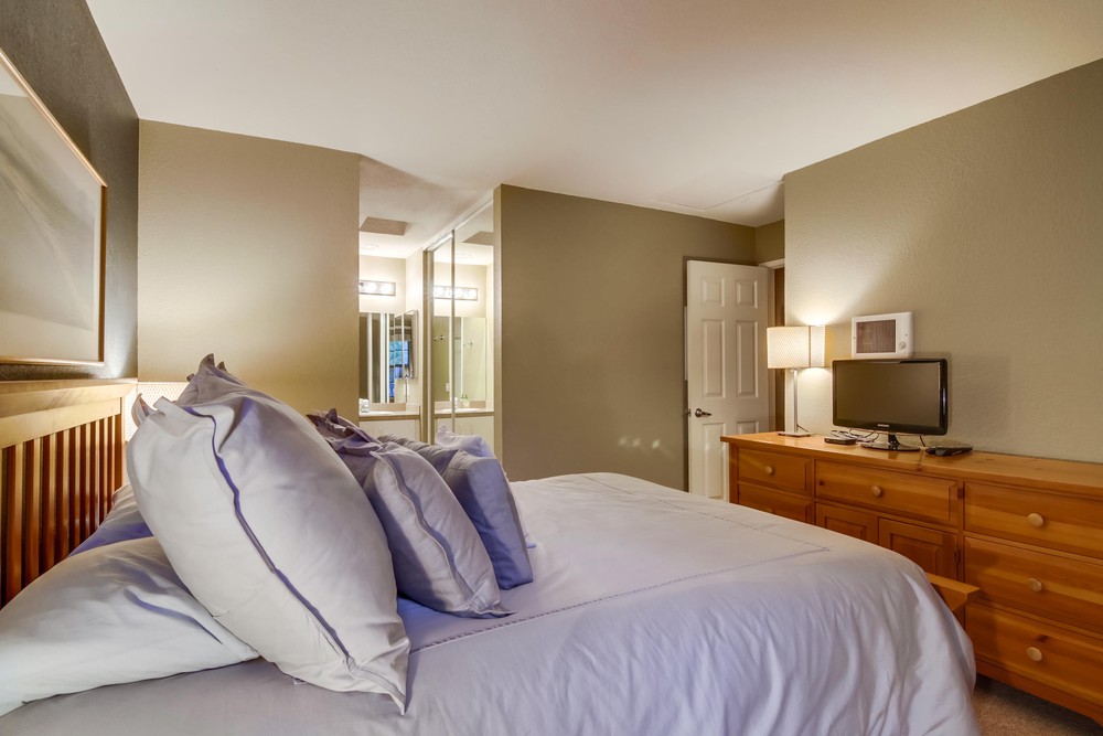 Virtual tour photo 60 of 66 for 2225 Linwood St