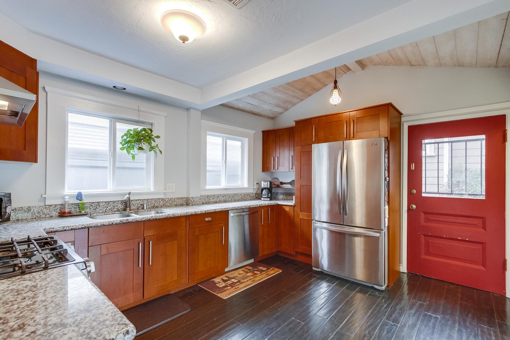 Virtual tour photo 10 of 29 for 2227 Dale St #29